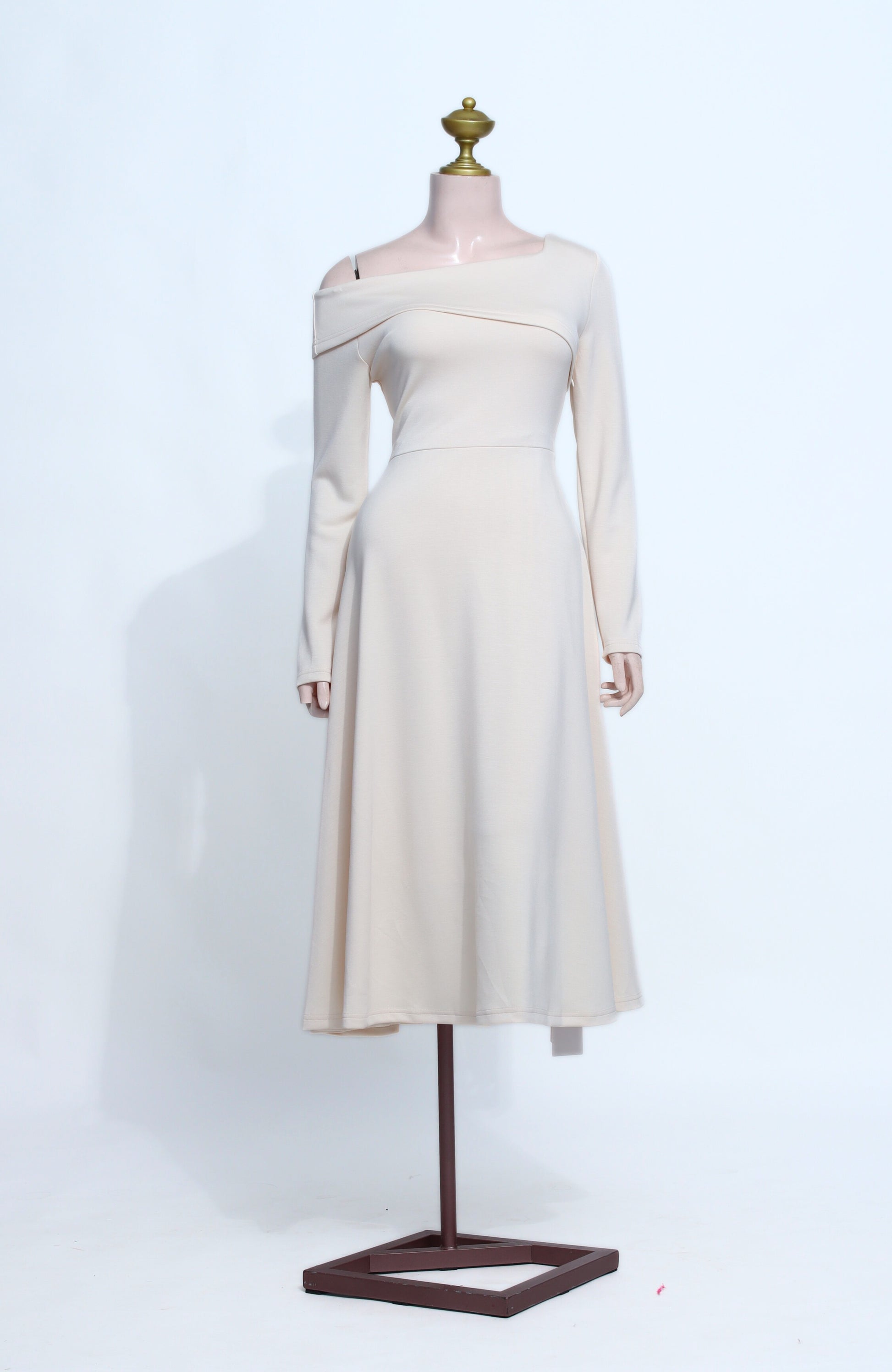 Sophisticated Off Shoulder Long Sleeve Midi Dress | Side Zip | Off White Knit - W36