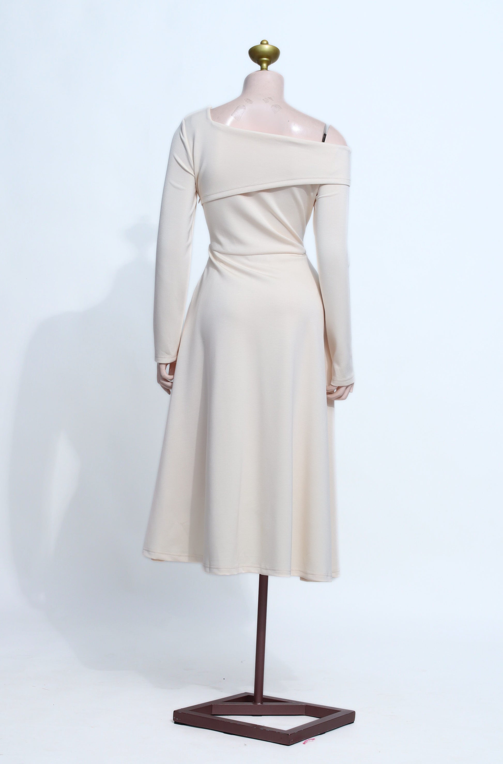 Sophisticated Off Shoulder Long Sleeve Midi Dress | Side Zip | Off White Knit - W36